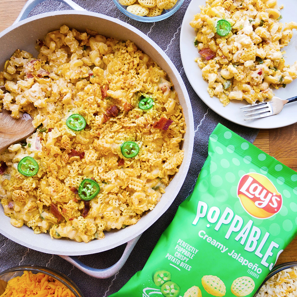 Baked 3-Cheese JalapeÃ±o Popper Mac and Cheese with a LAYSÂ® Poppablesâ„¢ Creamy JalapeÃ±o Topping |