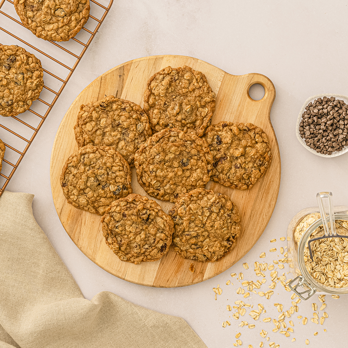 Quaker® Thin and Crispy Oatmeal Cookies | FLVR