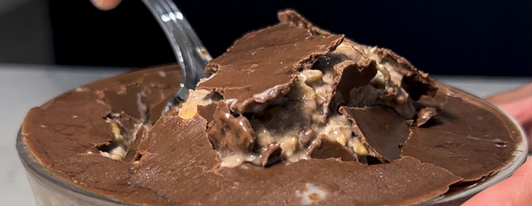 Cookies & Cream Overnight Oats With Hard Chocolate Shell | FLVR